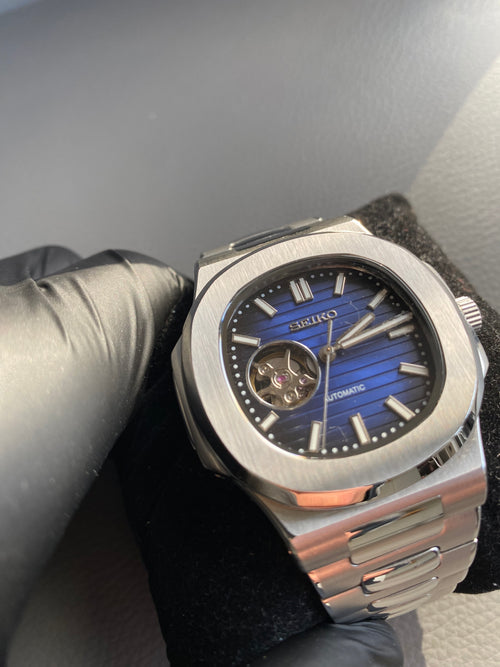 Blue ‘skeleton’ square dial mod 40mm